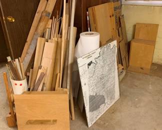 500 - Group Lot of Assorted Wood & Plexiglas Items