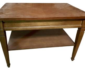232 - End Table - 21 x 29.75 x 20