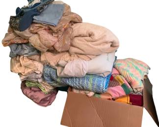 439 - Group Lot of Assorted Linens & Blankets