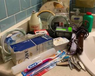 429 - Group Lot of Hygeine Items