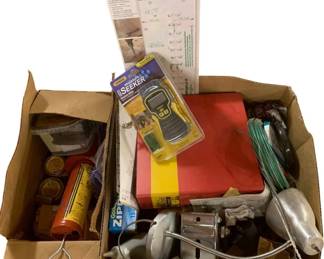 559 - Group Lot of Assorted Items