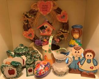 395 - Shelf Lot of Assorted Decor Items