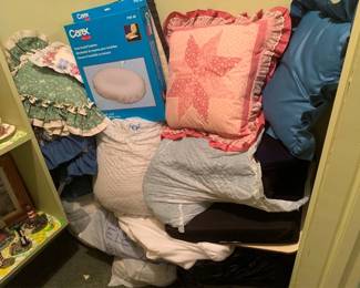 474 - Group Lot of Assorted Linens Pillows & More
