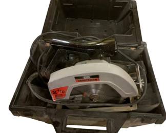 539 - Craftsman Electric Saw in Case (Description): Used as is electric/electronic/mechanical item. No guarantee all components, untested.