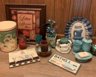 428 - Group Lot of Bathroom Decor