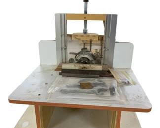 517 - Porter Cable 6902 Router - 28 x 24 x 26 (Description): Used as is electric/electronic/mechanical item. No guarantee all components, untested.