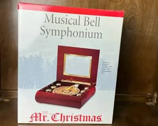 Mr. Christmas Musical Bell Symphonium w Original Box