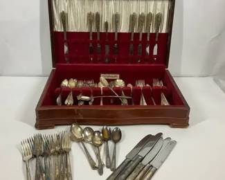 Community Plate Flatware Set in Wooden Storage Chest