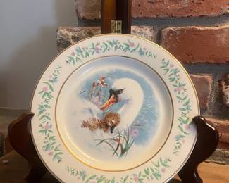 Vintage Avon "Gentle Moments" Collector Plate - Swan and Cygnet (1975)