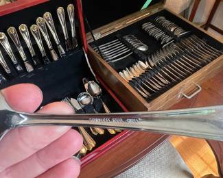 Hampton Silversmiths Stainless Steel Flatware Set with Gold Accents