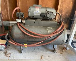 Dayton Speedaire Air Compressor