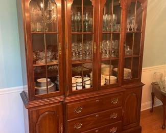 Stanley Furniture American Craftsman Collection Solid Cherry China Cabinet