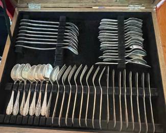Community Plate "St. Nicholas" Pattern Silverplate Flatware Set