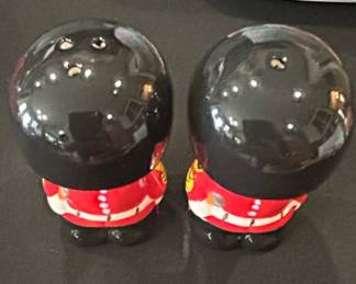British Royal Guard Salt and Pepper Shakers second image
