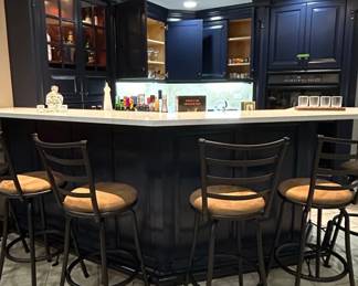 Custom Builtin Bar with Stools