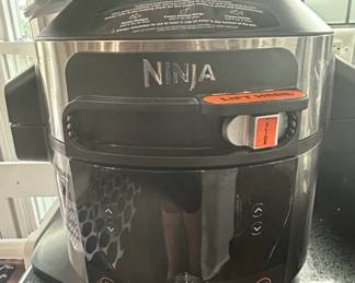 Ninja Foodi OL Series Pressure Cooker Steam Fryer with SmartLid