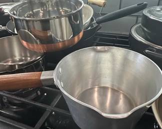 Aluminum Saucepan with Wooden Handle