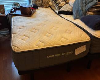 Ghostbed Hybrid - king - lightly used - great condition