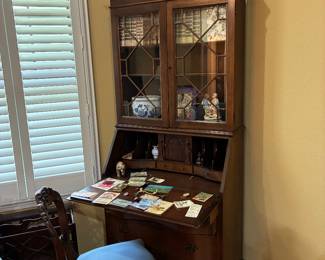 Chippendale secretary with hutch