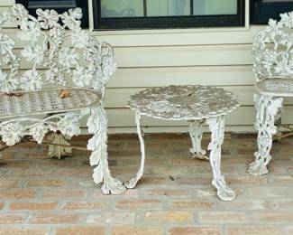 Cast patio set - Floral Motif