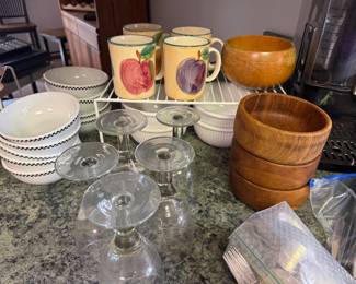 Cups & Oneida bowls