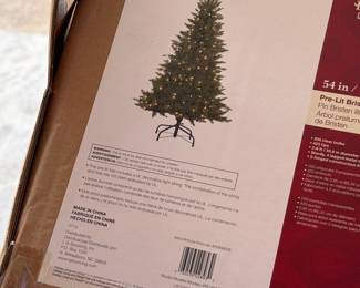 54" Christmas tree, 200 lights