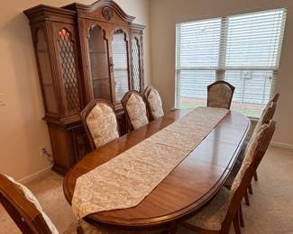 Full dining set, table with 2 leaves and 8 chairs