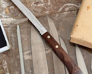 Kitchen knives, two sets