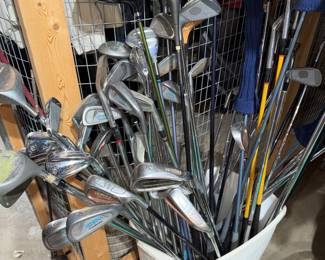 GOLF CLUBS 