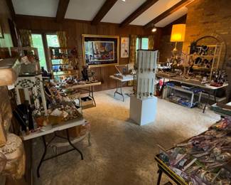 Overview of Jewelry Room 