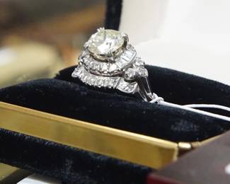 4.51 Carat Diamond Ring with 2.0 Center Stone
