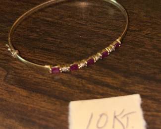 GOLD BRACELET