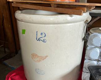 Redwing crock