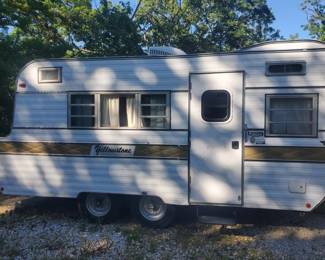 1970 YELLOWSTONE CAMPER