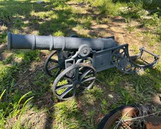 CAST IRON CANNON