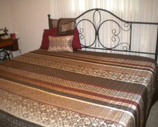 Lovely king comforter set Stylish bedframe