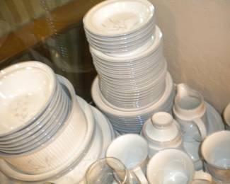 Noritake stoneware sold per piece