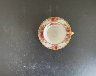 Royal Albert Old Country Roses Teacup and Saucer second image