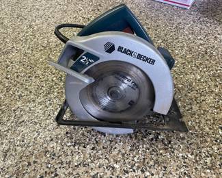 Black & Decker 2 1/3 HP Circular Saw Model 73-367