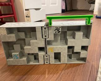 Mattel Minecraft Mini Figure Collector Case