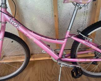 Trek MT200 Girls' Mountain Bike