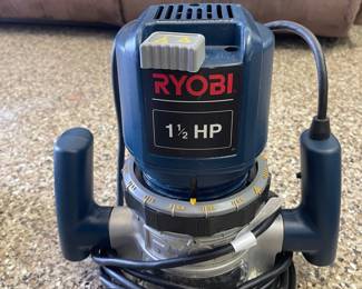 Ryobi R160 1 1/2 HP Router with Columbian Router Bit Set