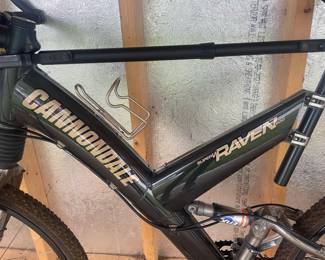 Cannondale Super V Raven 600 Mountain Bike