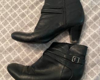 Easy Spirit Black Leather Ankle Boots