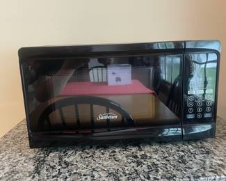 Sunbeam 0.7 cu ft Countertop Microwave Oven - Black