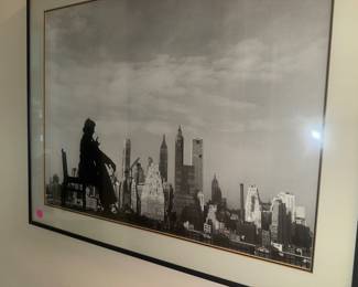 Maurice Baquet interprets Boccherini in front of Manhattan in 1960s, by Robert Doisneau