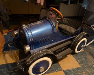 Kids pedal car