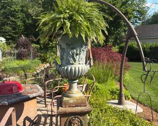 Pair of large urns 
