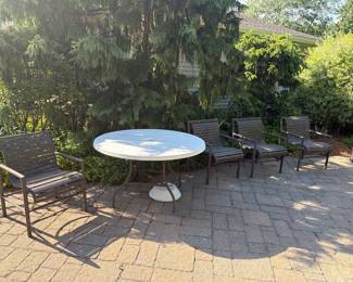 4 chairs and table 