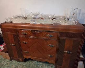 Waterfall style buffet